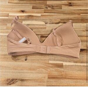 SKIMS Kim Kardashian Women's 34B Push Up Plunge Bra New w/ Tags!